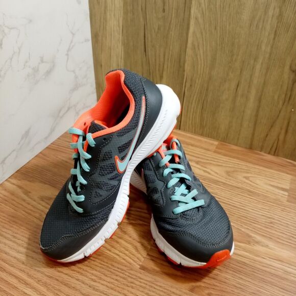 Nike Womens Sz 8 Running Shoes Sneakers Downshifter 6 Gray 684765-018 - Picture 5 of 10